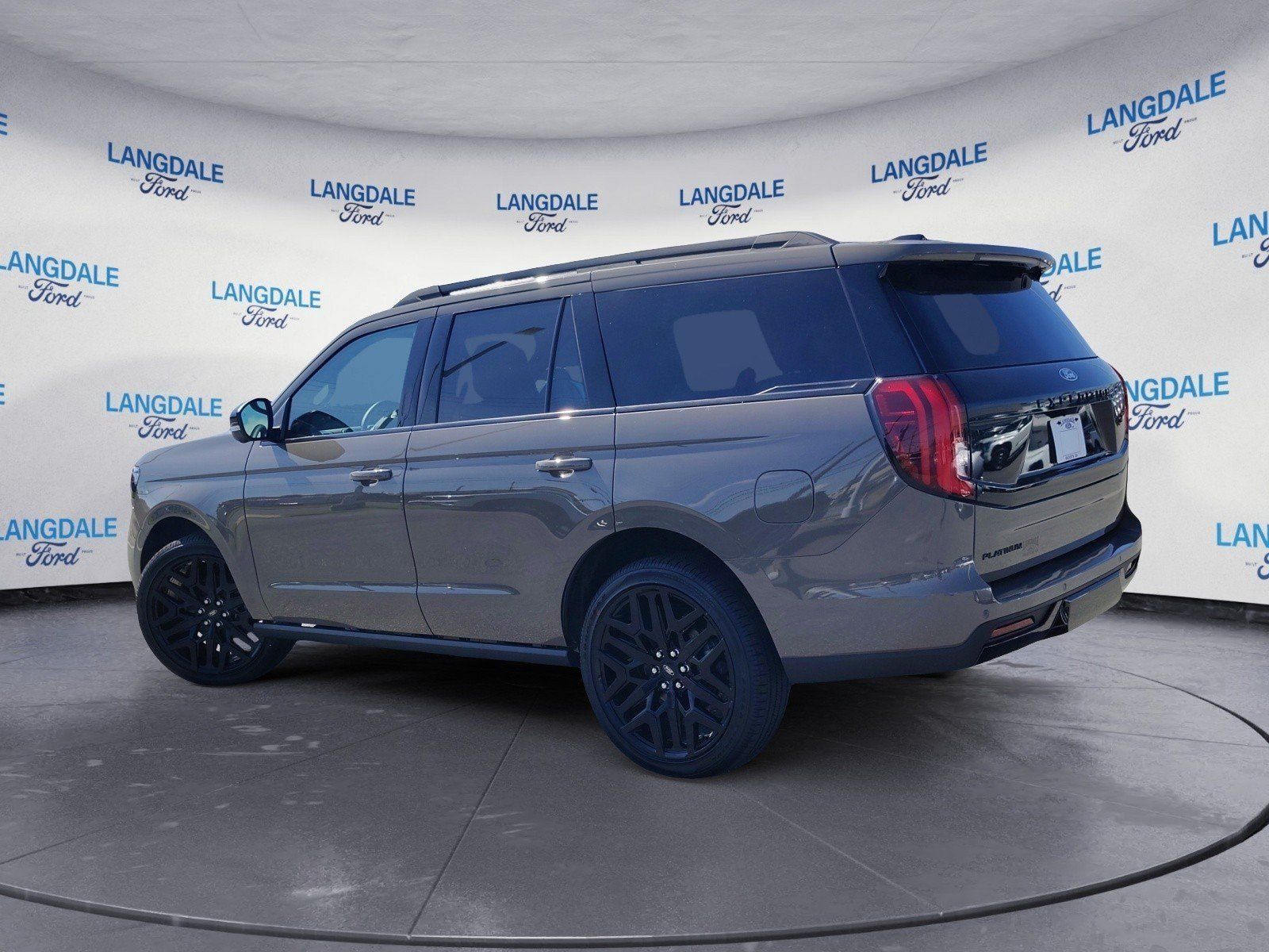 New 2027 Ford Expedition Platinum w/ Stealth Performance Package AWD/4WD image 9