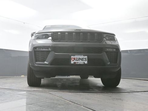 New 2026 Jeep Grand Cherokee Limited w/ Limited Altitude Package AWD/4WD image 40