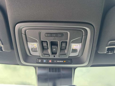 Used 2024 GMC Sierra 2500 AT4 w/ AT4 Premium Plus Package AWD/4WD image 25