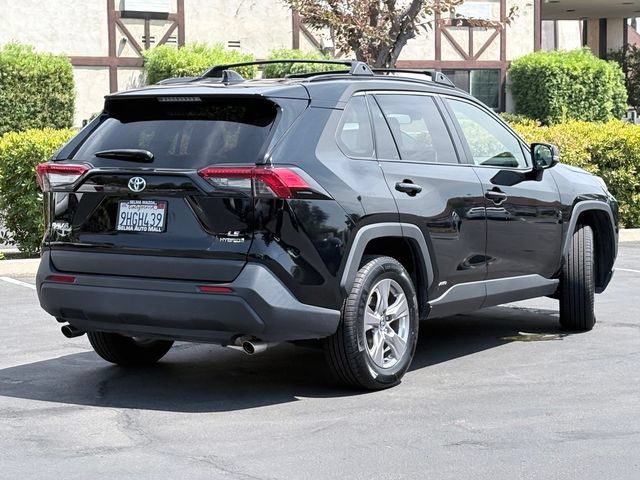 Used 2023 Toyota RAV4 LE AWD/4WD image 5