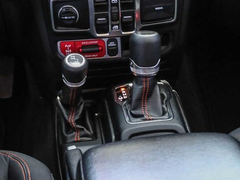 Used 2021 Jeep Gladiator Mojave AWD/4WD image 26