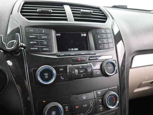 Used 2018 Ford Explorer FWD image 19