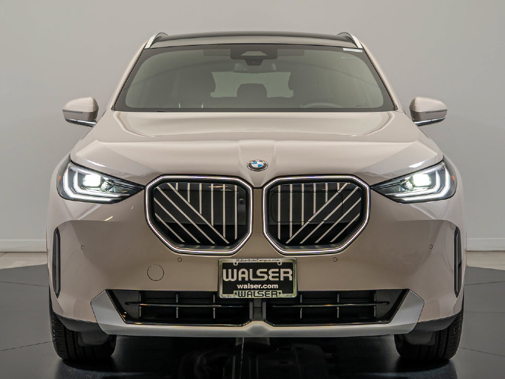 Used 2026 BMW X3 xDrive30i w/ Premium Package AWD/4WD image 2