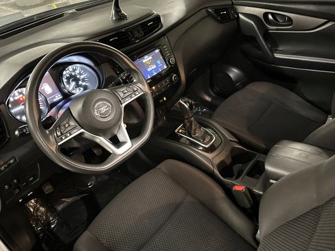 Used 2021 Nissan Rogue Sport S image 10