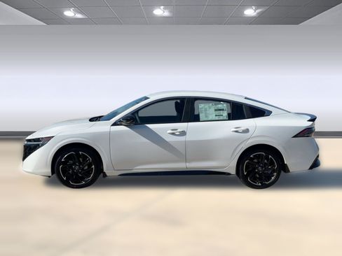 New 2026 Nissan Sentra SR w/ Floor Mat Package FWD image 2
