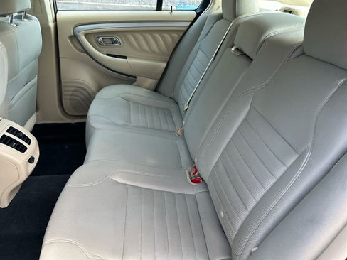 Used 2017 Ford Taurus SE FWD image 23