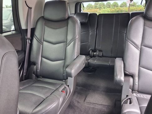 Used 2016 Cadillac Escalade 2WD image 16