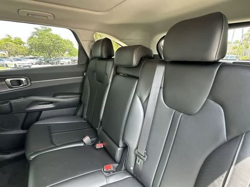 Certified 2025 Kia Sorento S w/ Panoramic Sunroof Package FWD image 22
