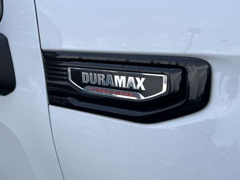 Used 2024 GMC Sierra 1500 Elevation image 11