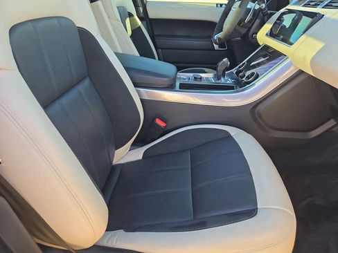 Used 2021 Land Rover Range Rover Sport HST image 22