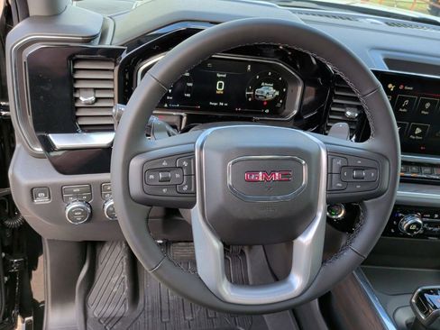 New 2026 GMC Sierra 1500 SLT image 17