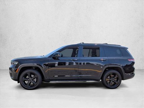 Used 2021 Jeep Grand Cherokee L Altitude image 2