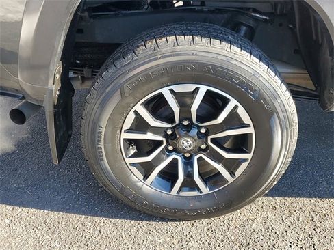 Used 2023 Toyota Tacoma TRD Sport image 5