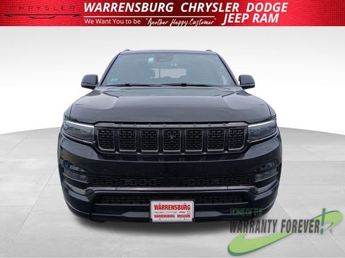 Used 2024 Jeep Grand Wagoneer L Series II w/ Quick Order Packagew 28T AWD/4WD image 10
