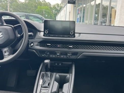 Used 2024 Honda Accord EX image 11