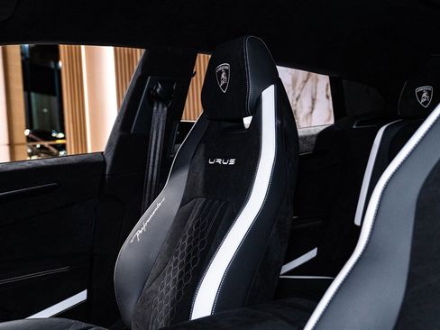 Used 2023 Lamborghini Urus Performante image 17