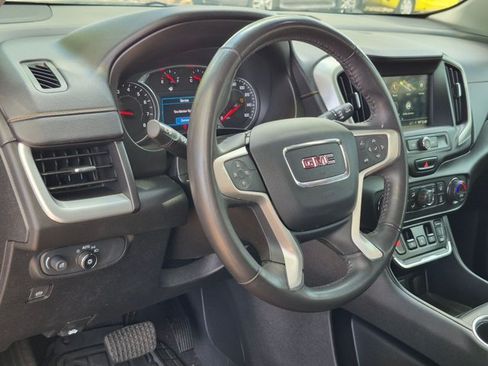 Used 2019 GMC Terrain SLE w/ Driver Convenience Package FWD image 3