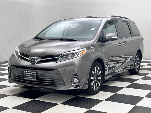Used 2019 Toyota Sienna Limited Premium AWD/4WD image 4