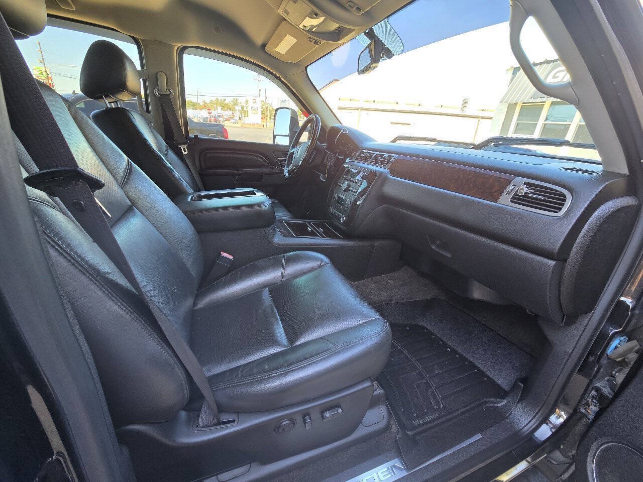 Used 2012 GMC Sierra 2500 Denali w/ Suspension Package, Off-Road AWD/4WD image 14