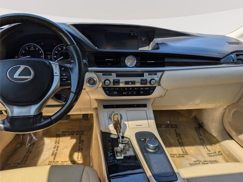 Used 2015 Lexus ES 350 w/ Premium Package FWD image 17