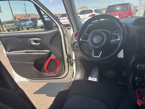 Used 2015 Jeep Renegade Trailhawk AWD/4WD image 16