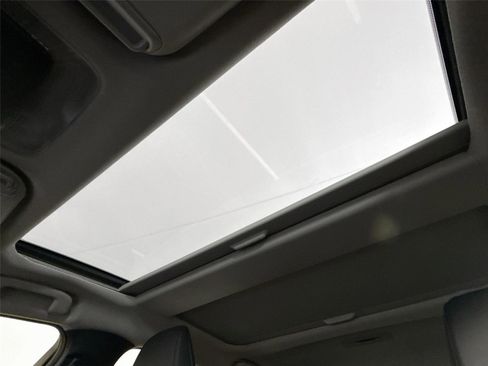 Used 2024 Toyota Prius Prime XSE image 6