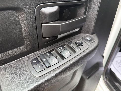 Used 2024 RAM 3500 Tradesman w/ Chrome Appearance Group AWD/4WD image 14