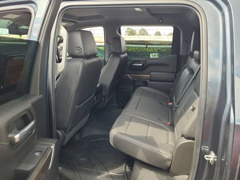 Used 2021 Chevrolet Silverado 1500 LT Trail Boss w/ Convenience Package II AWD/4WD image 4