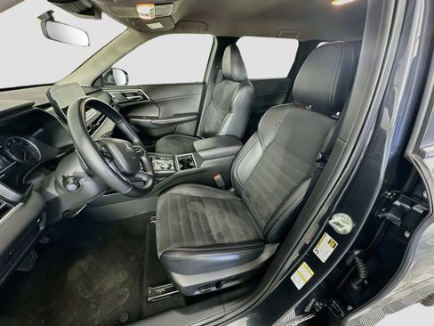 Used 2024 Mitsubishi Outlander SE AWD/4WD image 13
