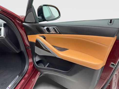 Used 2024 BMW X6 xDrive40i w/ Premium Package image 43