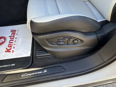 Certified 2025 Porsche Cayenne S image 42