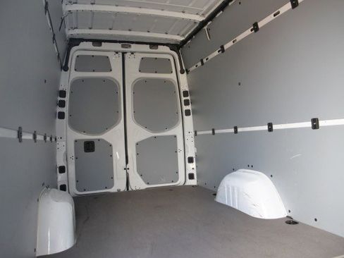 Used 2024 Mercedes-Benz Sprinter 2500 image 23