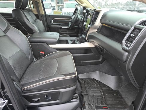 Used 2019 RAM 3500 Laramie image 33