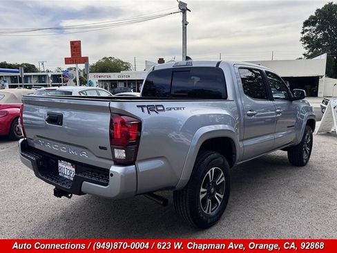 Used 2019 Toyota Tacoma TRD Sport w/ Technology Package RWD image 3