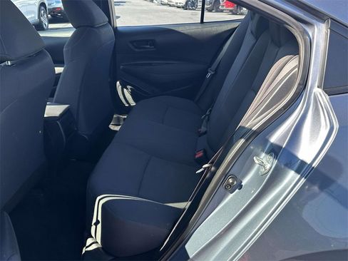 Used 2022 Toyota Corolla LE image 9