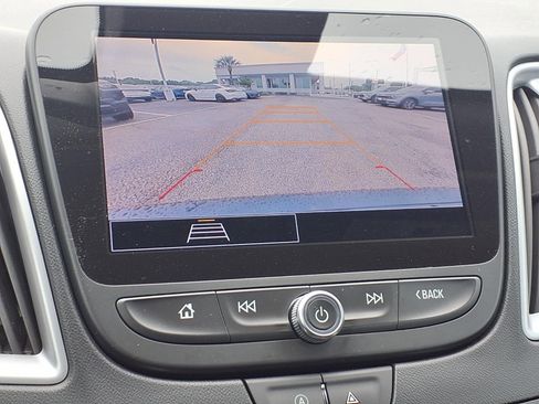 Used 2023 Chevrolet Malibu LT w/ Driver Confidence Package FWD image 4