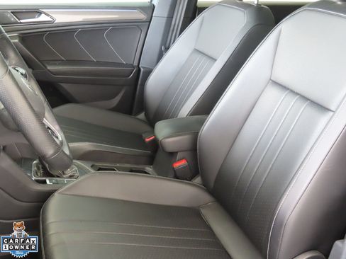 Used 2023 Volkswagen Tiguan SE R-Line FWD image 9