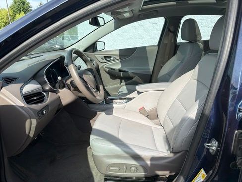 Used 2016 Chevrolet Malibu LT w/ Leather Package FWD image 13