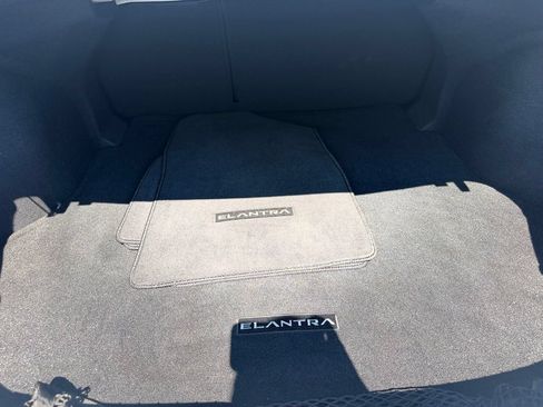 Used 2024 Hyundai Elantra Limited FWD image 6