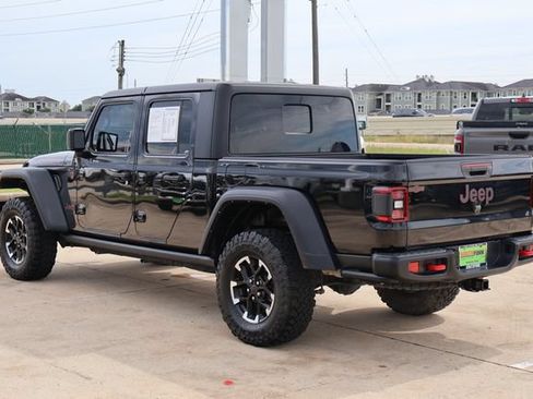 Used 2024 Jeep Gladiator Rubicon w/ Convenience Group AWD/4WD image 4