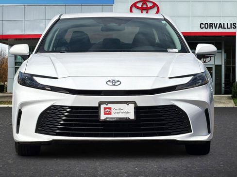 Certified 2025 Toyota Camry LE image 9