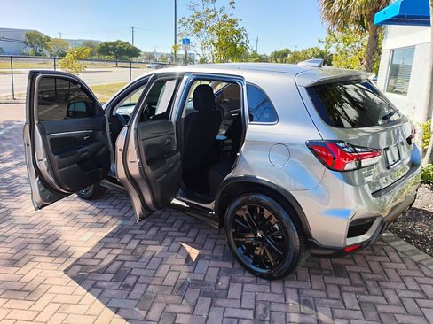 Used 2023 Mitsubishi Outlander Sport LE image 4
