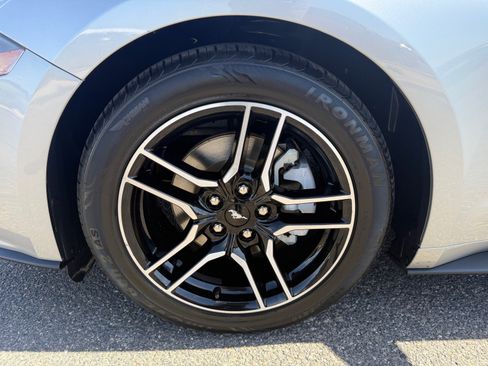 Used 2022 Ford Mustang Premium RWD image 9
