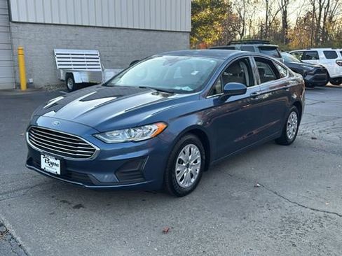 Used 2019 Ford Fusion S image 2