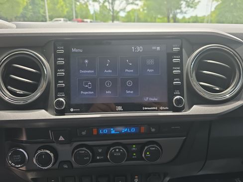 Used 2023 Toyota Tacoma TRD Off-Road w/ TRD Premium Off Road Package AWD/4WD image 20