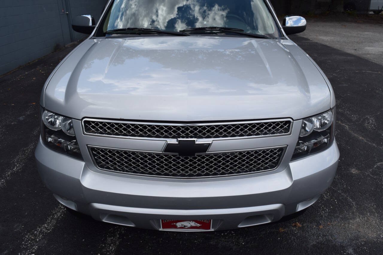 Used 2014 Chevrolet Suburban LTZ RWD image 13