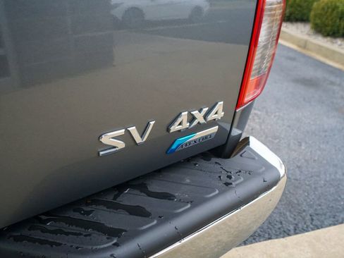 Used 2019 Nissan Frontier SV image 3