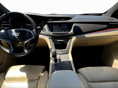 Used 2017 Cadillac XT5 Luxury w/ Driver Awareness Package image 12