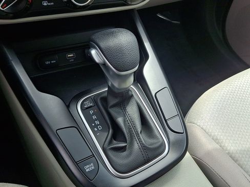 Certified 2025 Kia Soul LX w/ LX Technology Package FWD image 14