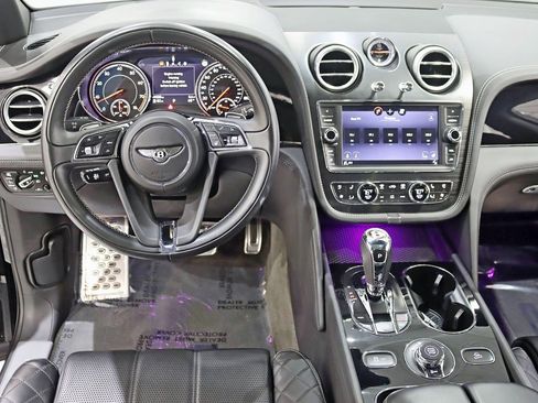 Used 2019 Bentley Bentayga image 14